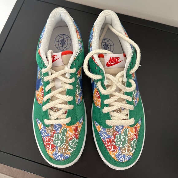 Nike Dunks - Picture 4 of 4